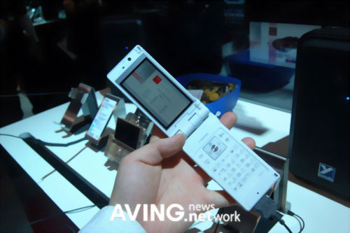 Panasonic: телефон-телевизор VIERA P905i