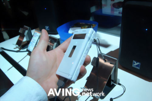 Panasonic: телефон-телевизор VIERA P905i