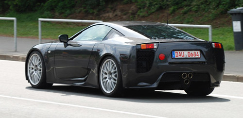 Lexus LF-A проходит испытания