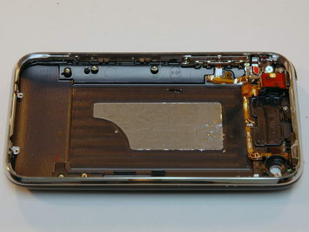 iPhone 3G в разобранном виде
