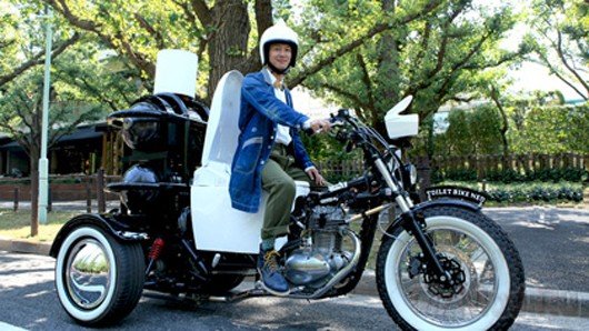 Японский мотоцикл-туалет отправился в путешествие