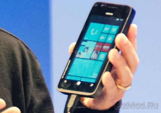 Смартфон Nokia под управлением Windows Phone 8