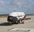 Секретный X-37B провел больше года на орбите