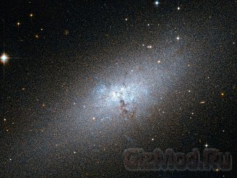 "Хаббл" сфотографировал необычную галактику