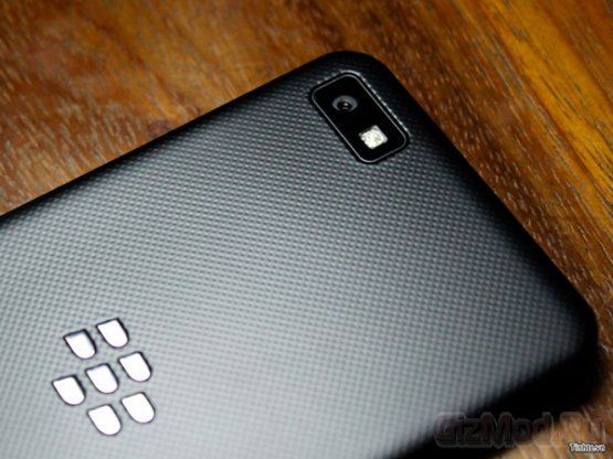 Смартфон BlackBerry L на качественных фото