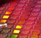Intel переносит выпуск 10-нанометровых чипов