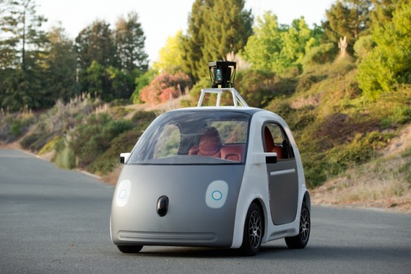 Обычные авто уступают по безопасности робомобилям Google