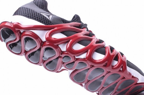 Reebok печатает новейшие кроссовки на 3D принтере