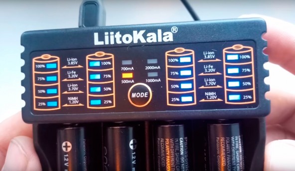 LiitoKala Lii-402 - зарядное и повербанк в одном