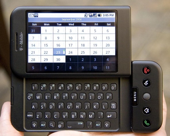 10 лет первому Android смартфону